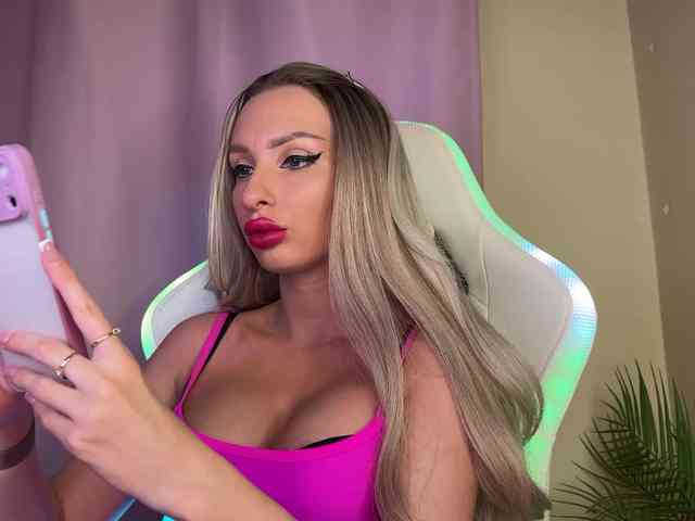 GoldPussy69 webcam