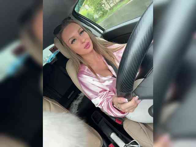 GoldPussy69 webcam