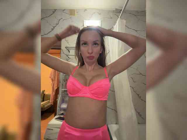 GoldPussy69 webcam