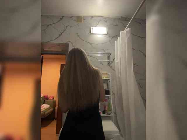 GoldPussy69 webcam