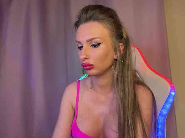 GoldPussy69 webcam