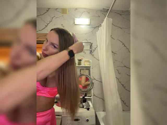 GoldPussy69 webcam