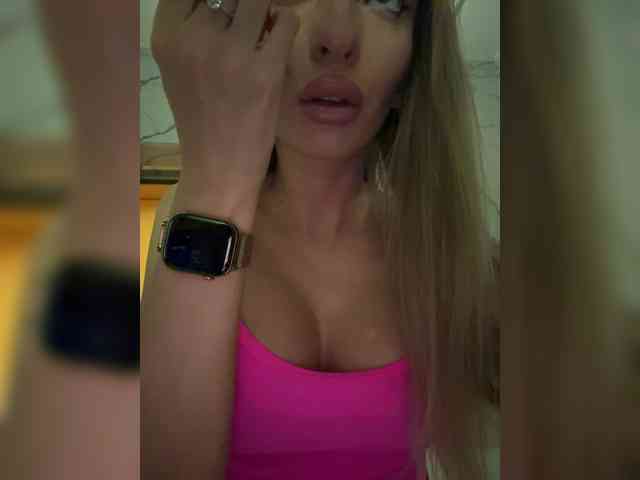 GoldPussy69 webcam