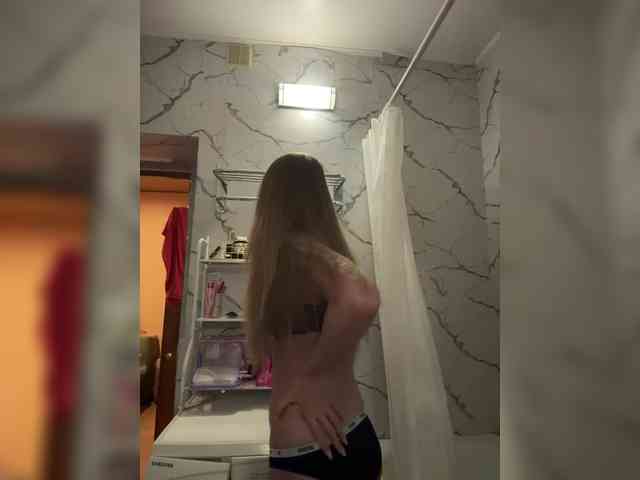 GoldPussy69 webcam