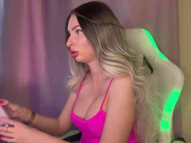 GoldPussy69 webcam