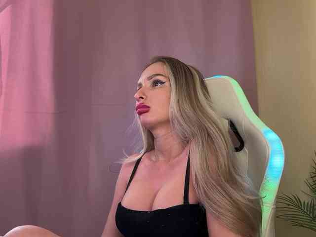GoldPussy69 webcam