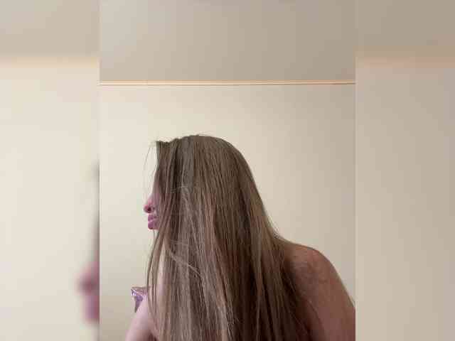 GoldPussy69 webcam
