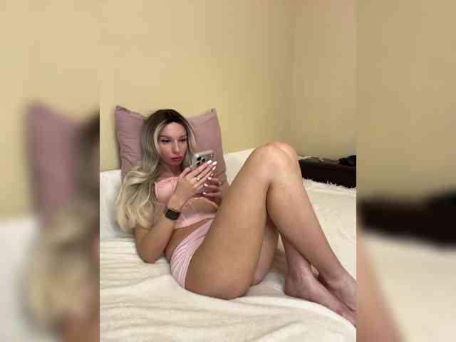 GoldPussy69 webcam