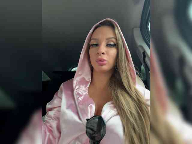 GoldPussy69 webcam