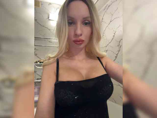 GoldPussy69 webcam
