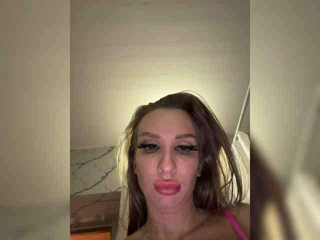 GoldPussy69 webcam