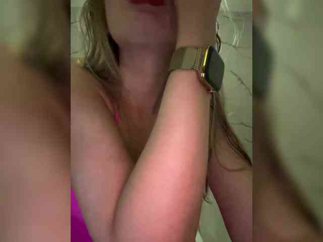 GoldPussy69 webcam