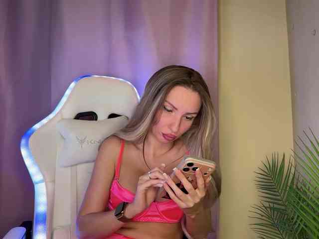 GoldPussy69 webcam