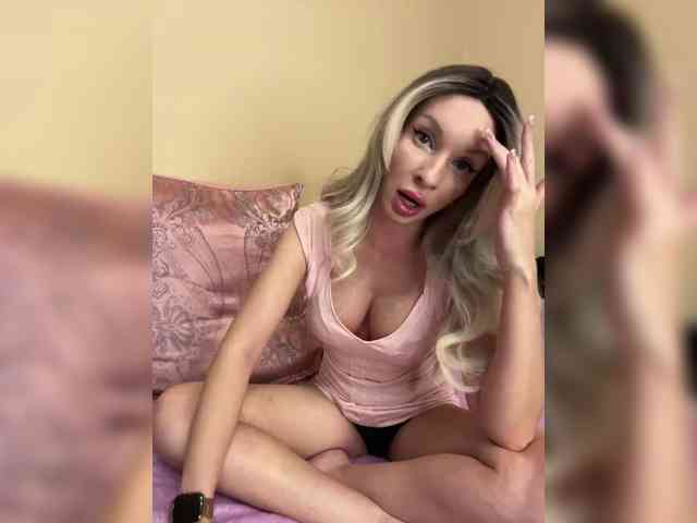 GoldPussy69 webcam