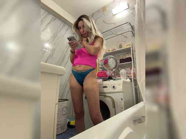 GoldPussy69 webcam