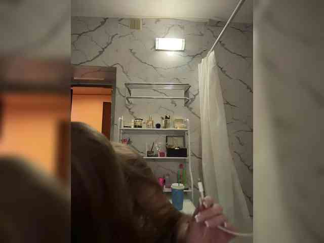GoldPussy69 webcam