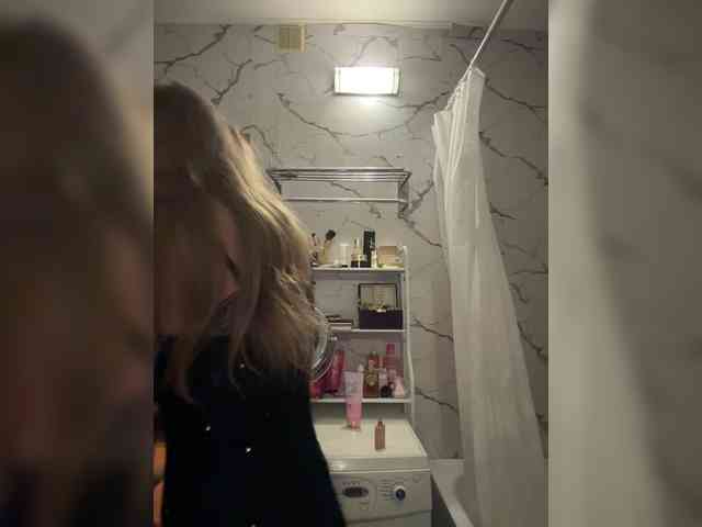 GoldPussy69 webcam