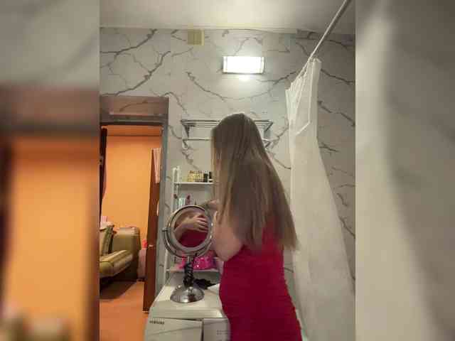 GoldPussy69 webcam