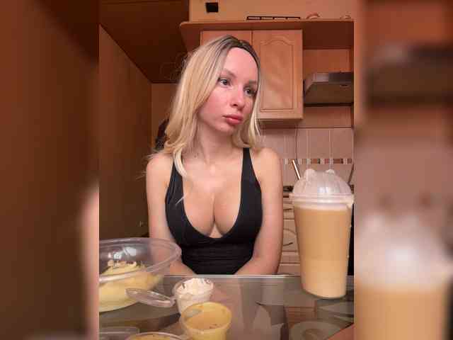 GoldPussy69 webcam