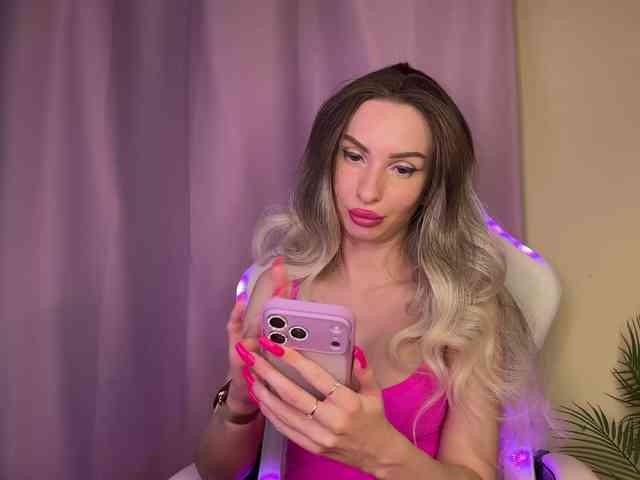 هذا النموذج مباشر الآن. GoldPussy69