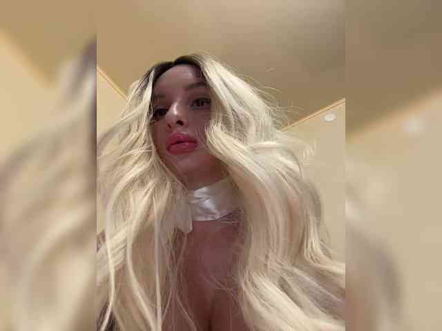 GoldPussy69 webcam
