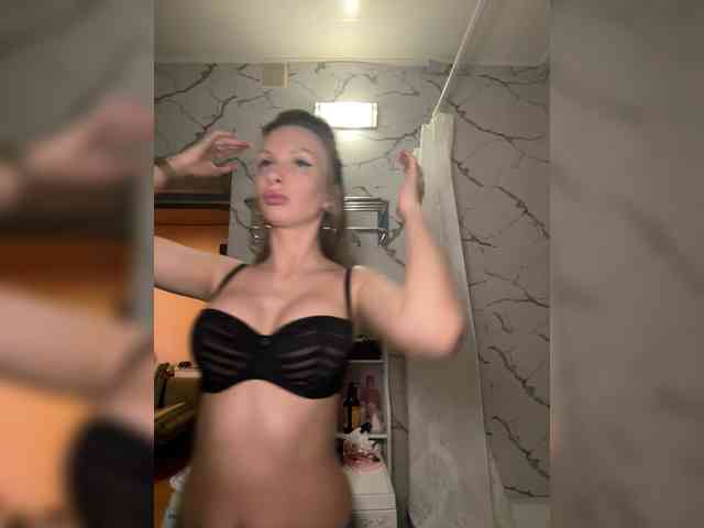 GoldPussy69 webcam