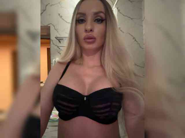 GoldPussy69 webcam