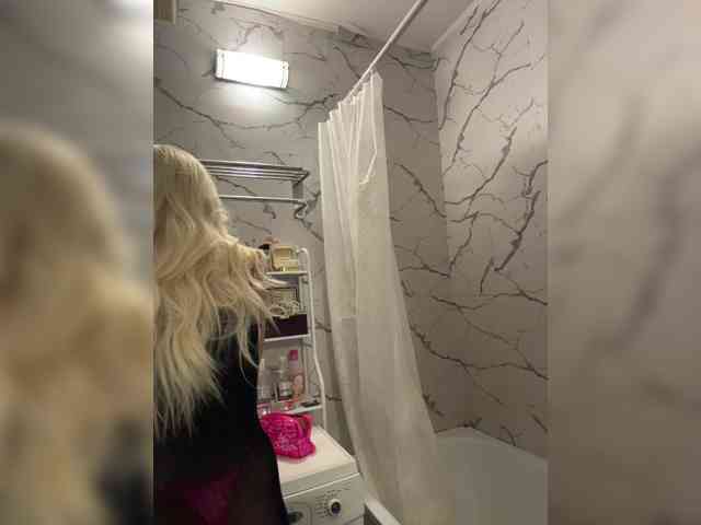 GoldPussy69 webcam