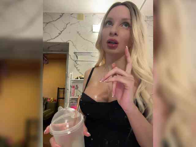 GoldPussy69 webcam