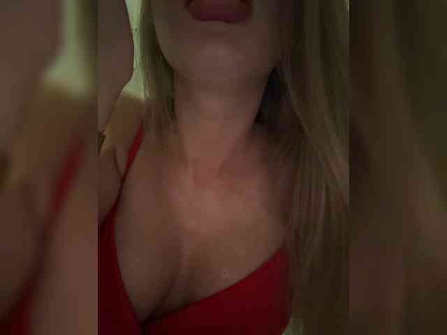 GoldPussy69 webcam