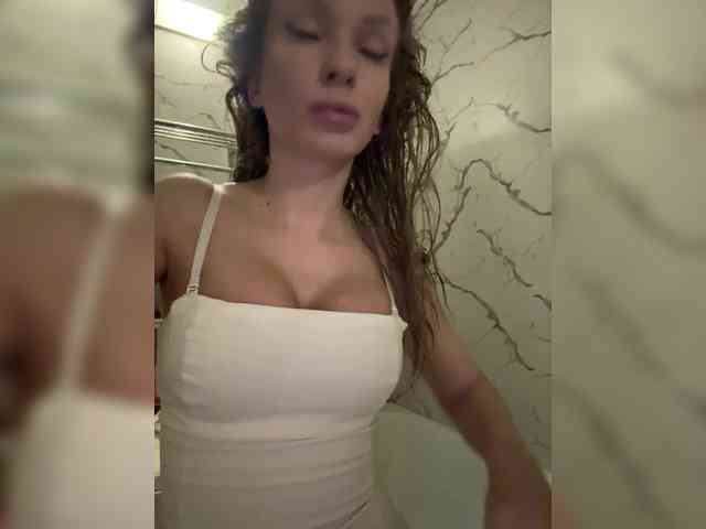 GoldPussy69 webcam