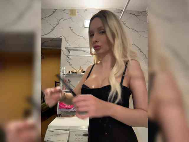 GoldPussy69 webcam
