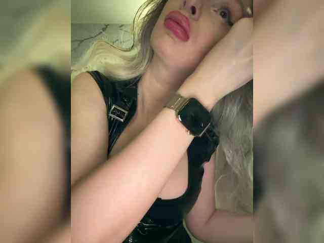 GoldPussy69 webcam