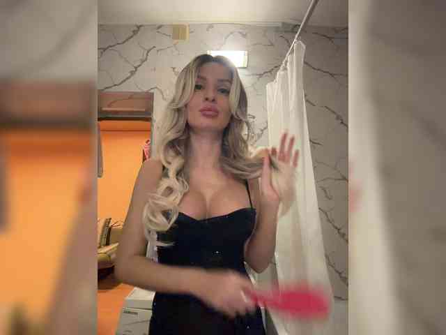 GoldPussy69 webcam