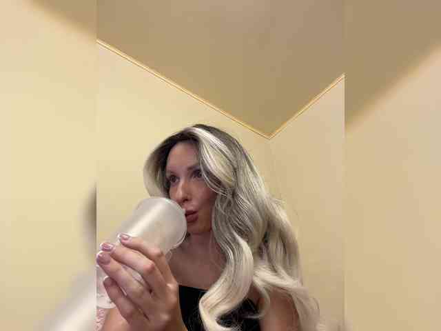 GoldPussy69 webcam