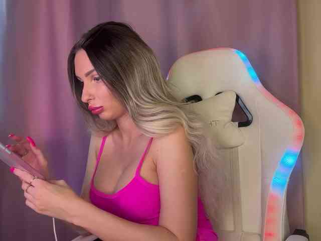 GoldPussy69 webcam
