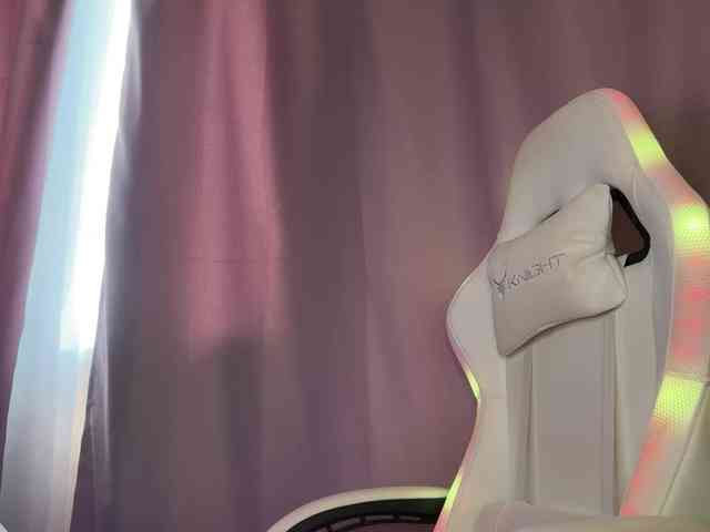 GoldPussy69 webcam