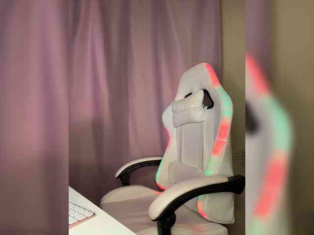 GoldPussy69 webcam