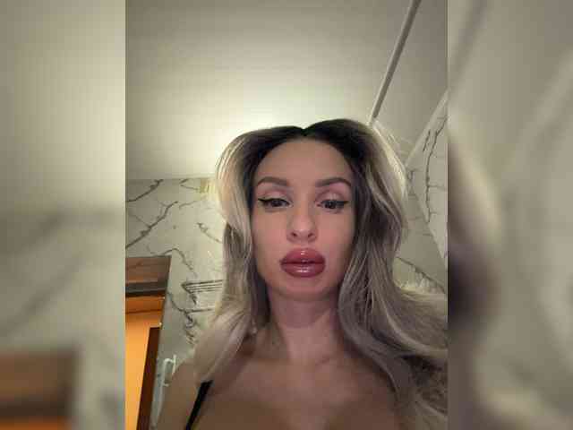 Модель: GoldPussy69