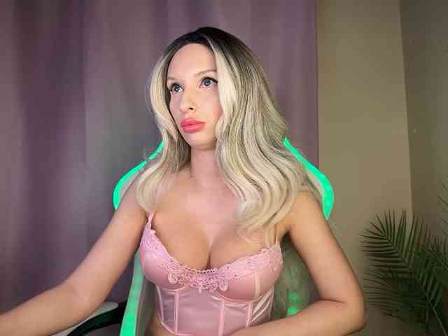 GoldPussy69 webcam