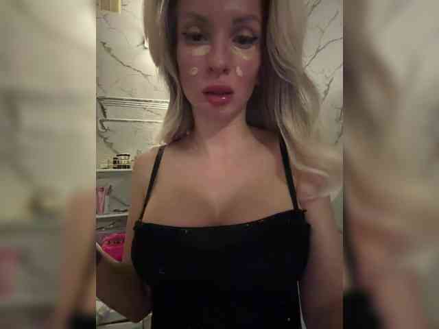GoldPussy69 webcam