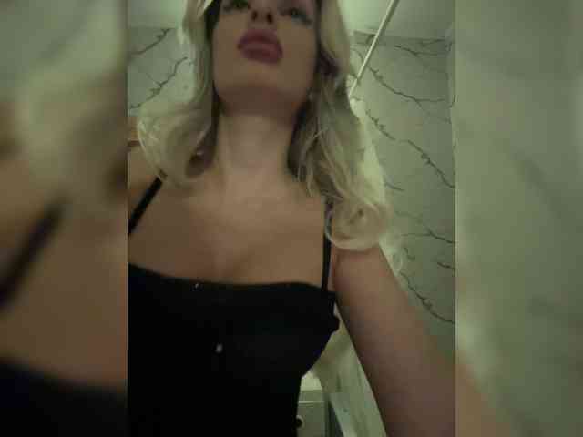 GoldPussy69 webcam