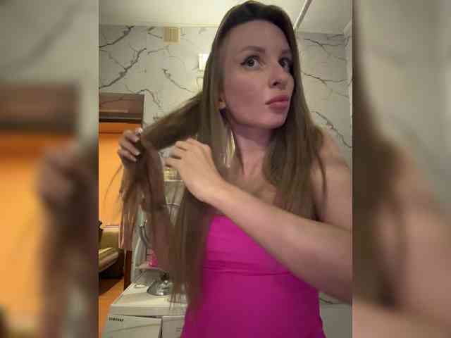 GoldPussy69 webcam