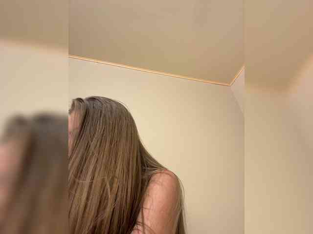 GoldPussy69 webcam