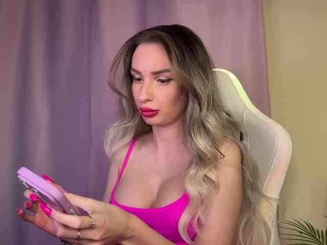 GoldPussy69 webcam