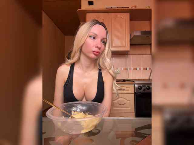 GoldPussy69 webcam