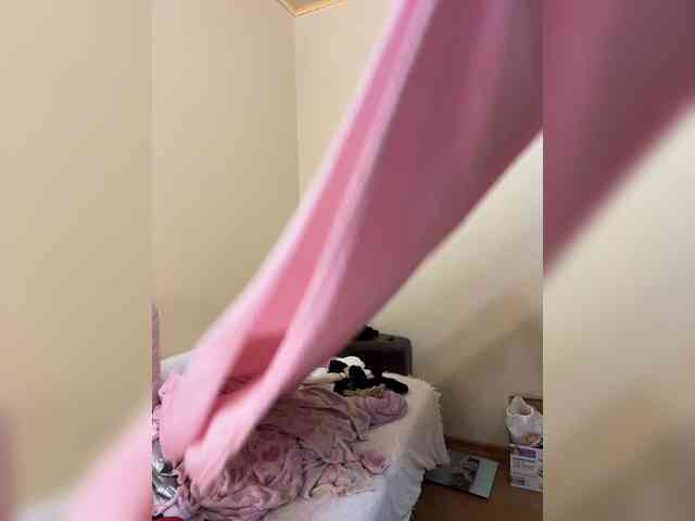 GoldPussy69 webcam