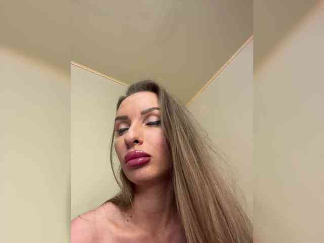 GoldPussy69 webcam