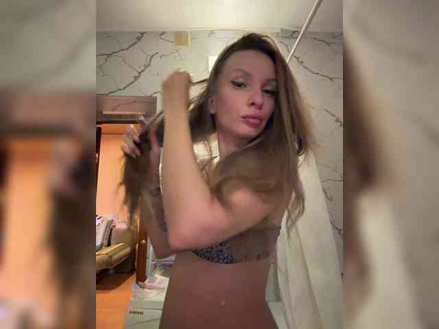 GoldPussy69 webcam