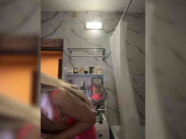 GoldPussy69 webcam